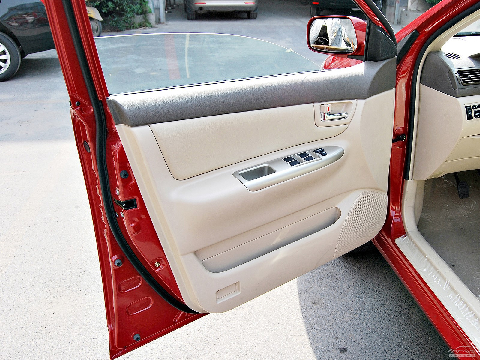 比亞迪F3R內(nèi)飾高清大圖