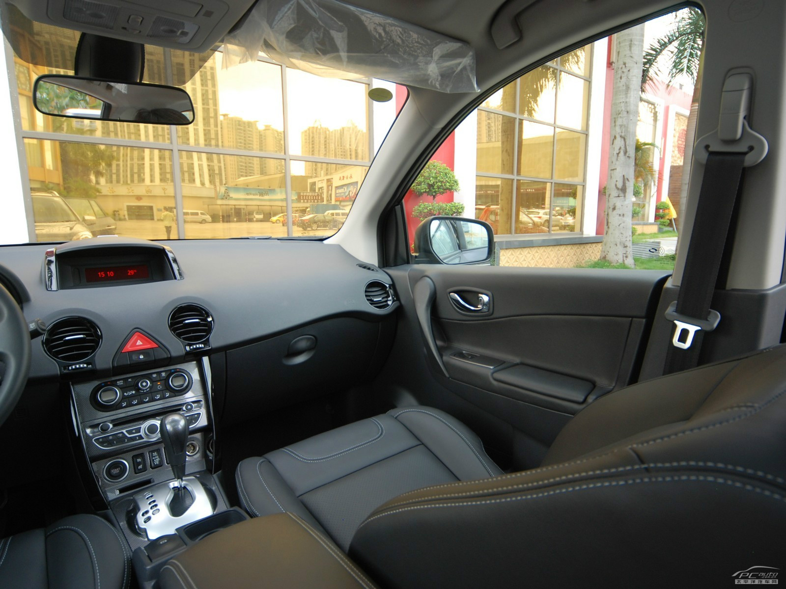 科雷傲(進口)內(nèi)飾高清大圖