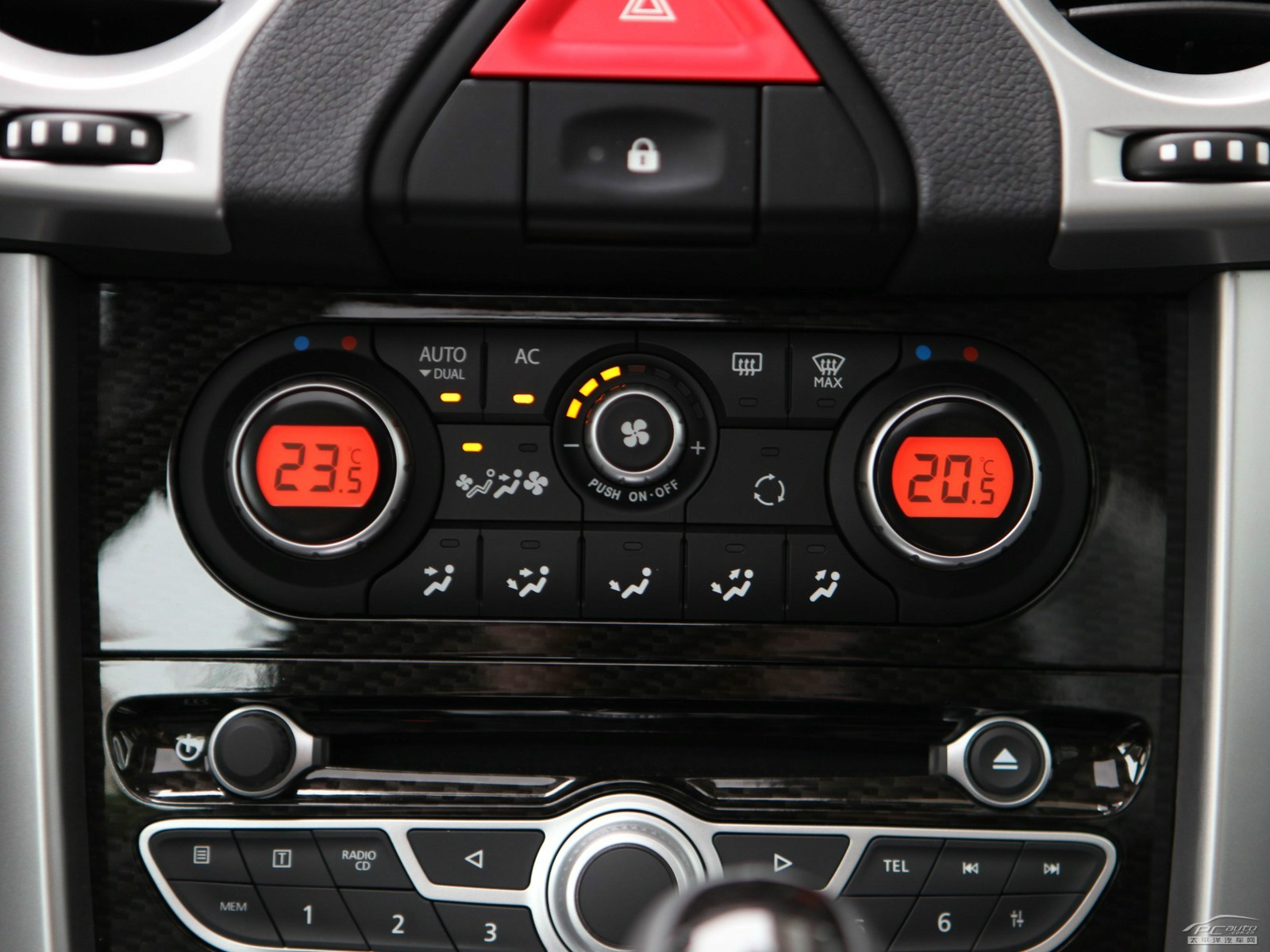 科雷傲(進口)內(nèi)飾高清大圖