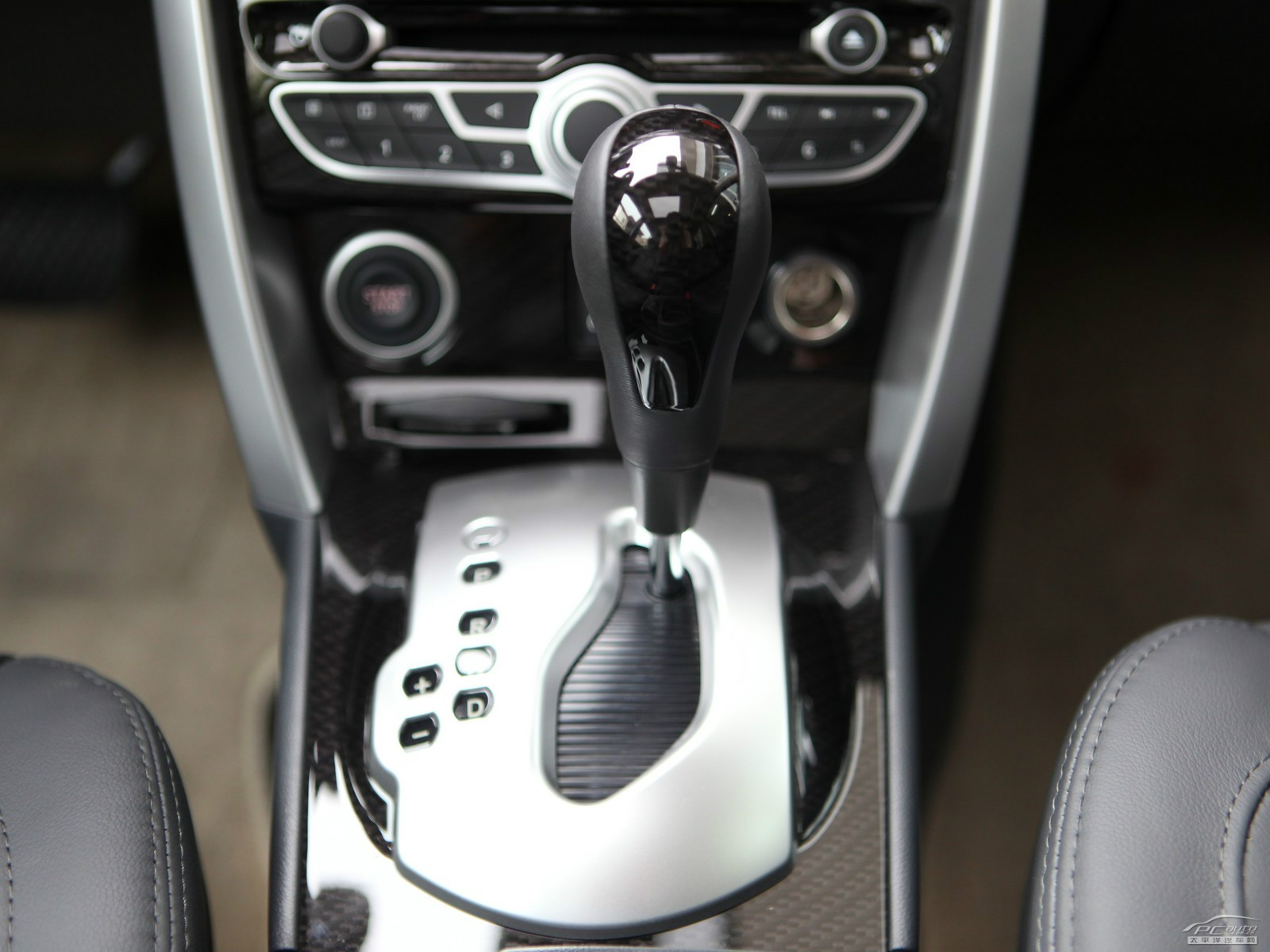 科雷傲(進口)內(nèi)飾高清大圖