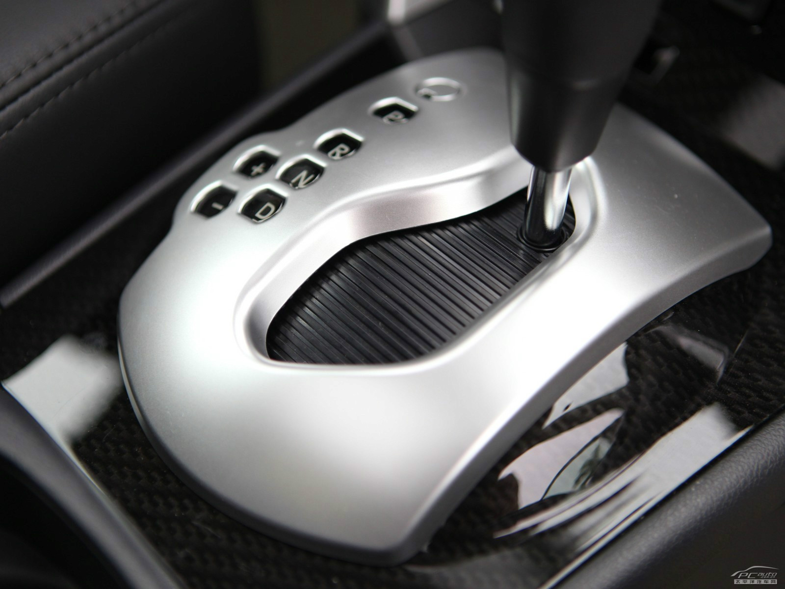 科雷傲(進(jìn)口)內(nèi)飾高清大圖