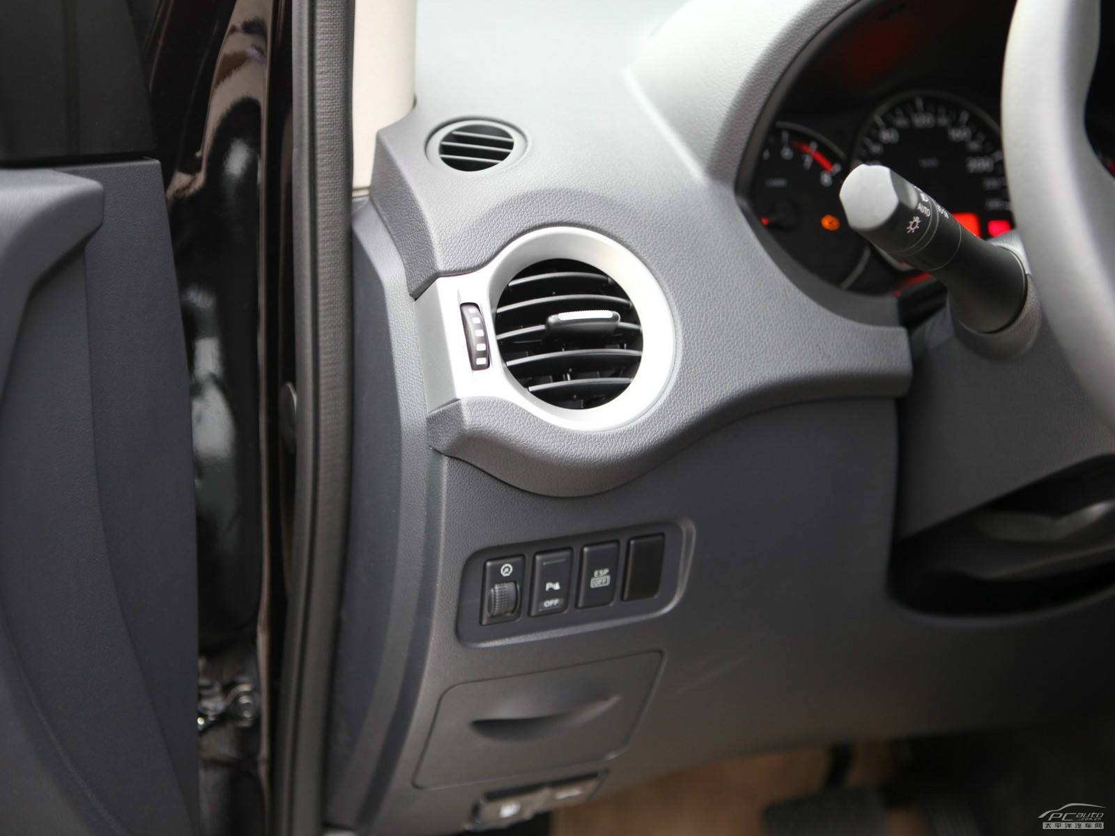 科雷傲(進口)內(nèi)飾高清大圖