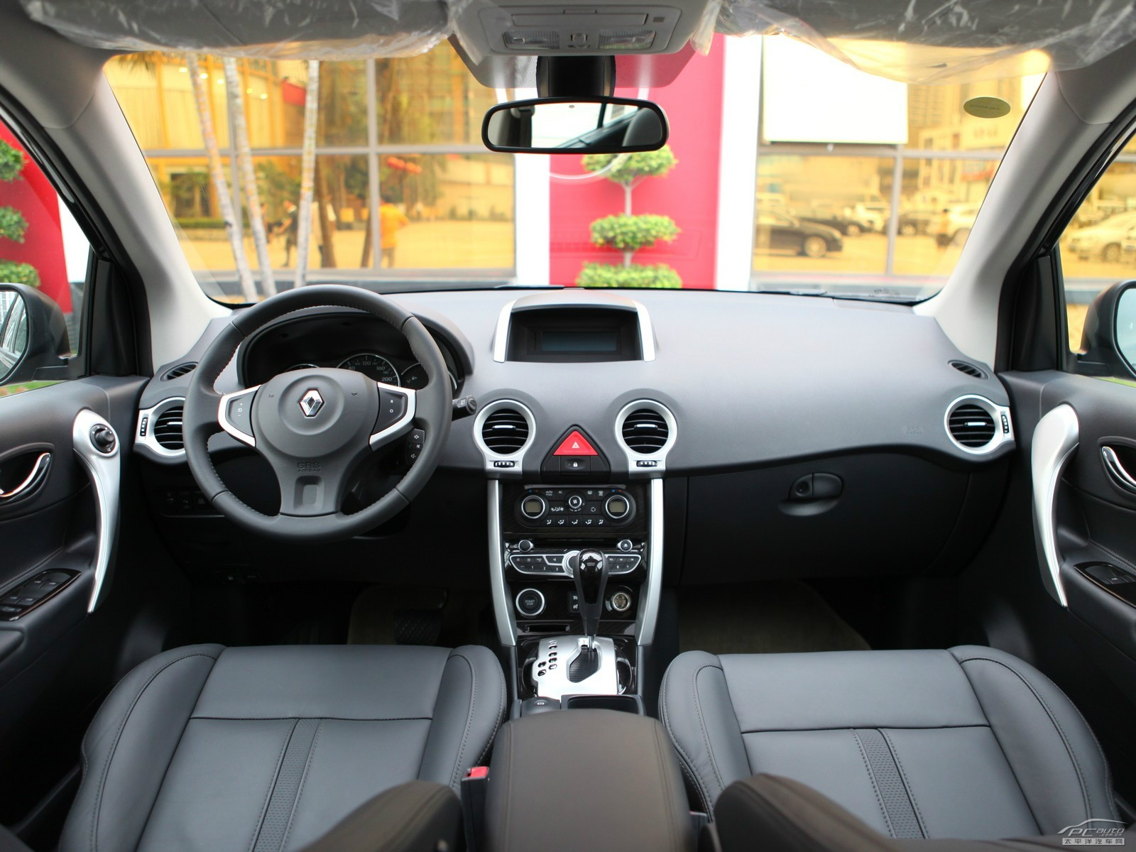 科雷傲(進(jìn)口)內(nèi)飾高清大圖