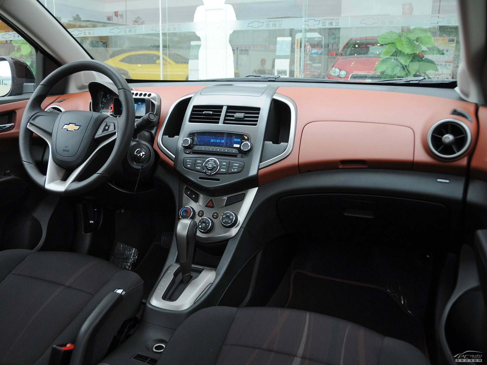 愛唯歐內(nèi)飾高清大圖