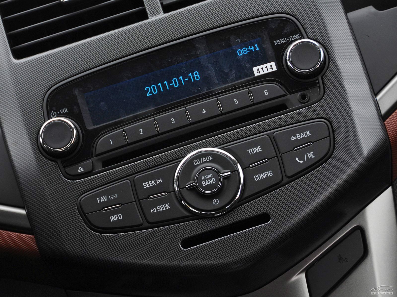 愛唯歐內飾高清大圖