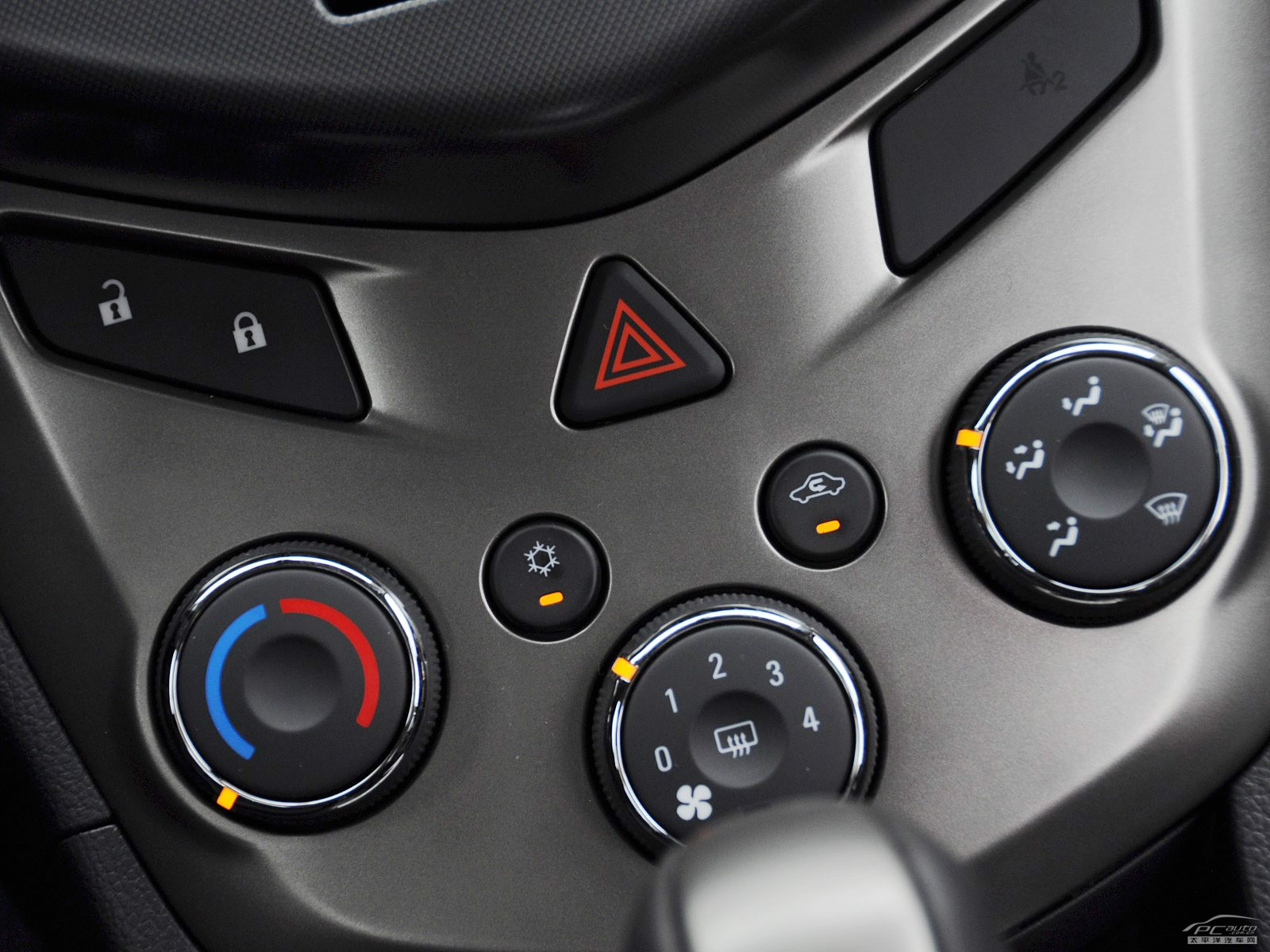 愛唯歐內(nèi)飾高清大圖