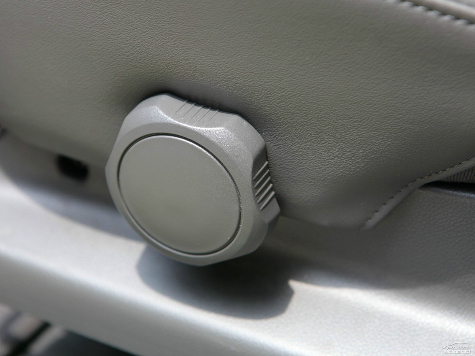 斯帕可Spark內(nèi)飾高清大圖