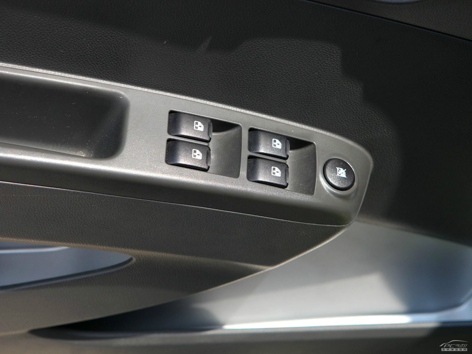 斯帕可Spark內(nèi)飾高清大圖