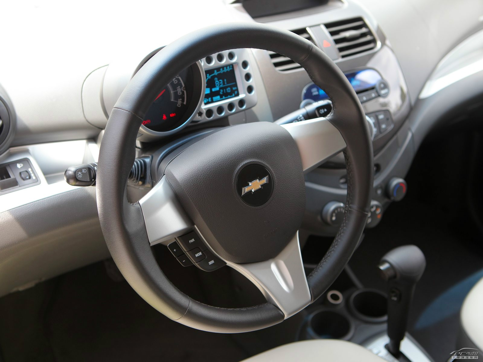 斯帕可Spark內(nèi)飾高清大圖