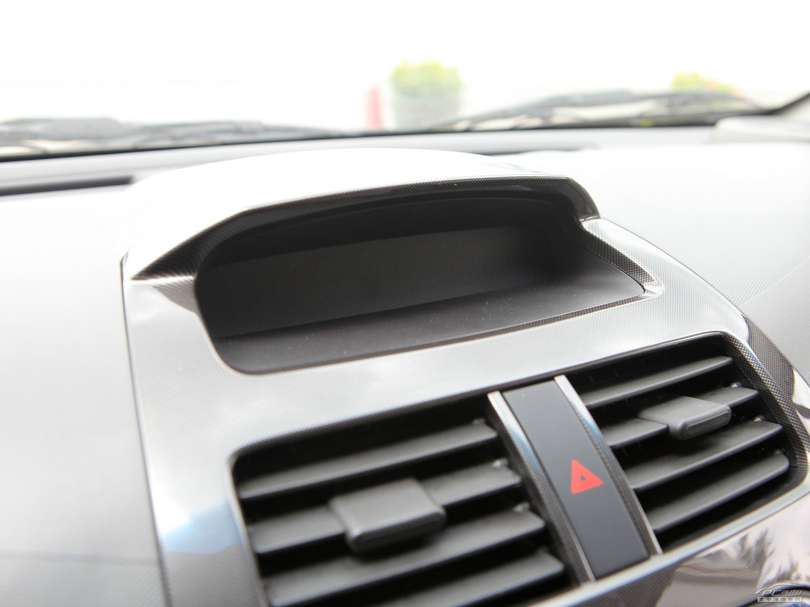 斯帕可Spark內(nèi)飾高清大圖