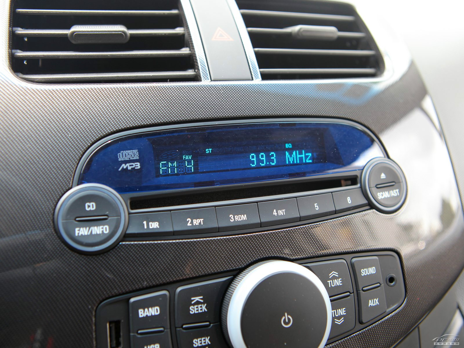 斯帕可Spark內(nèi)飾高清大圖