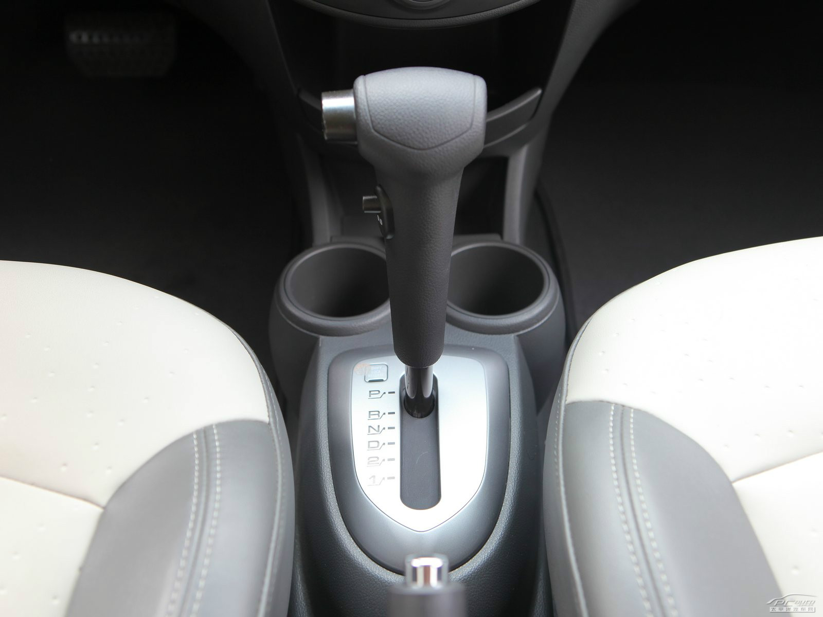 斯帕可Spark內(nèi)飾高清大圖