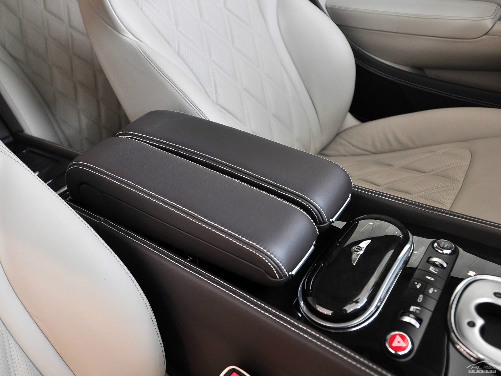 歐陸內(nèi)飾高清大圖