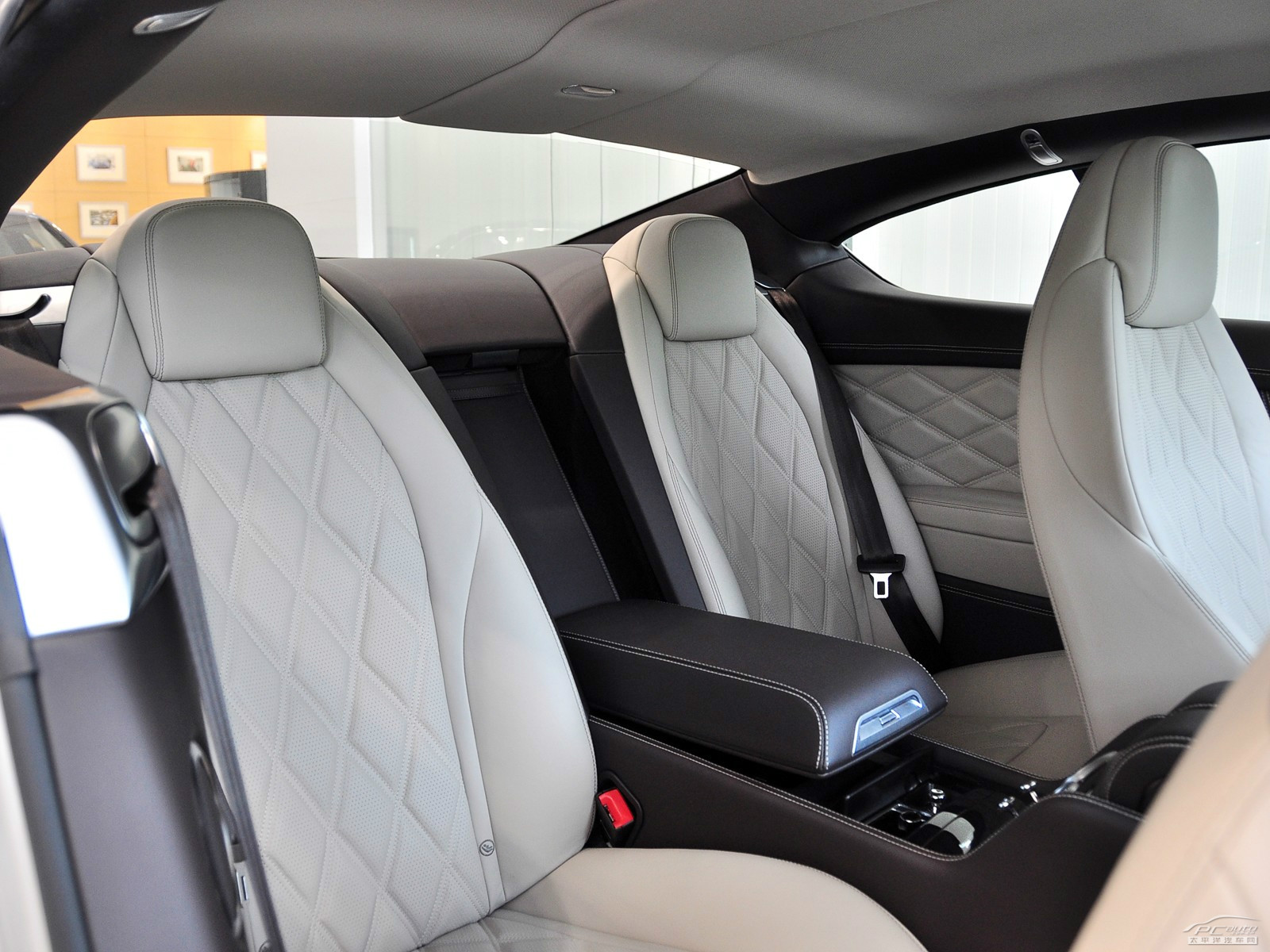 歐陸內(nèi)飾高清大圖