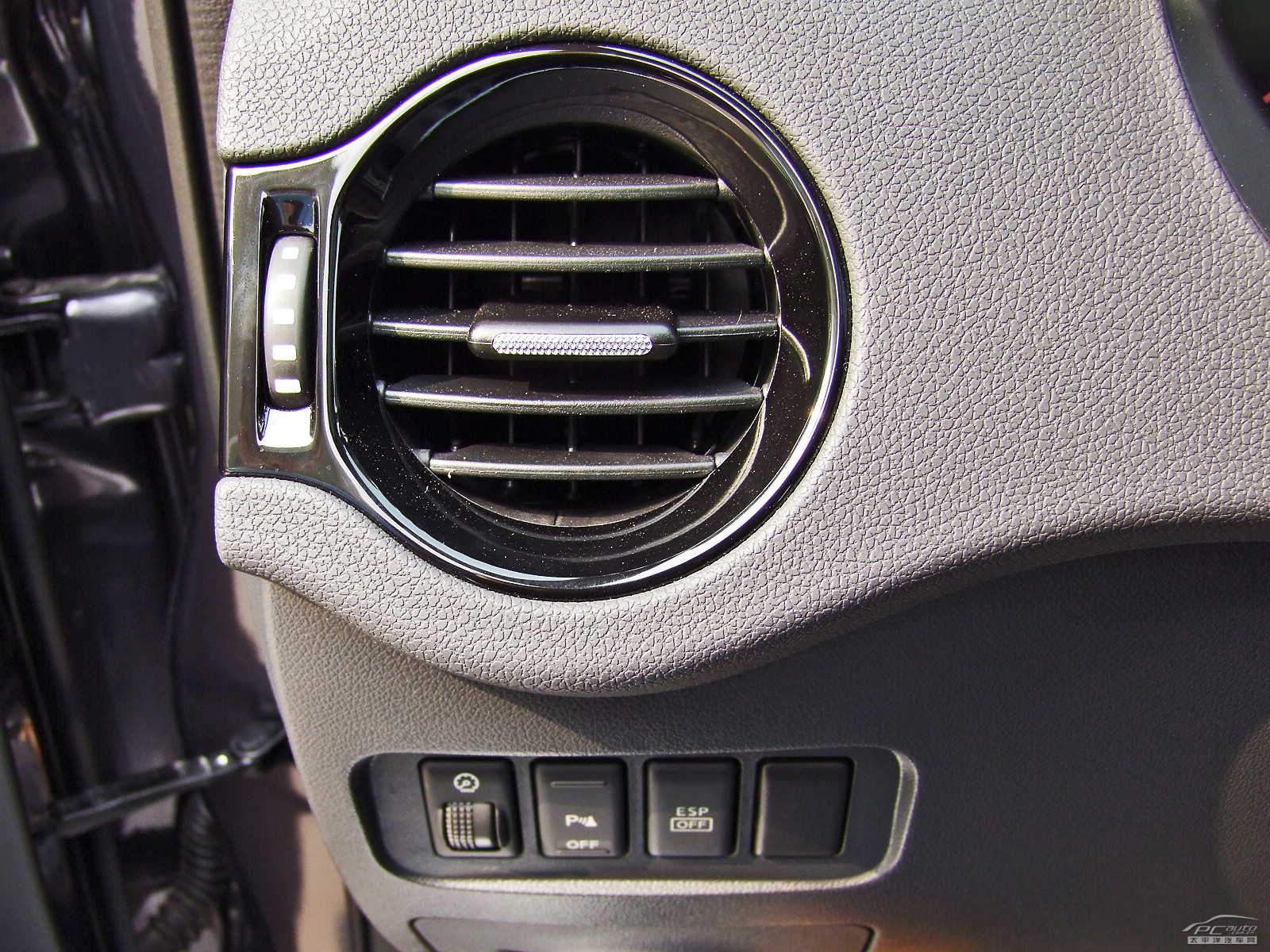 科雷傲(進(jìn)口)內(nèi)飾高清大圖