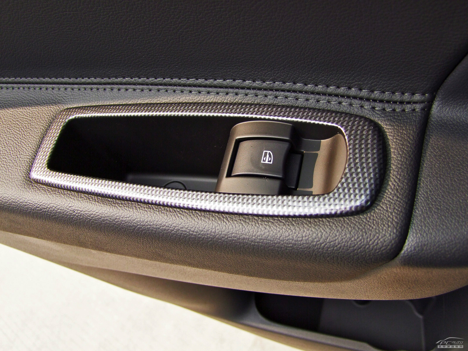 科雷傲(進(jìn)口)內(nèi)飾高清大圖