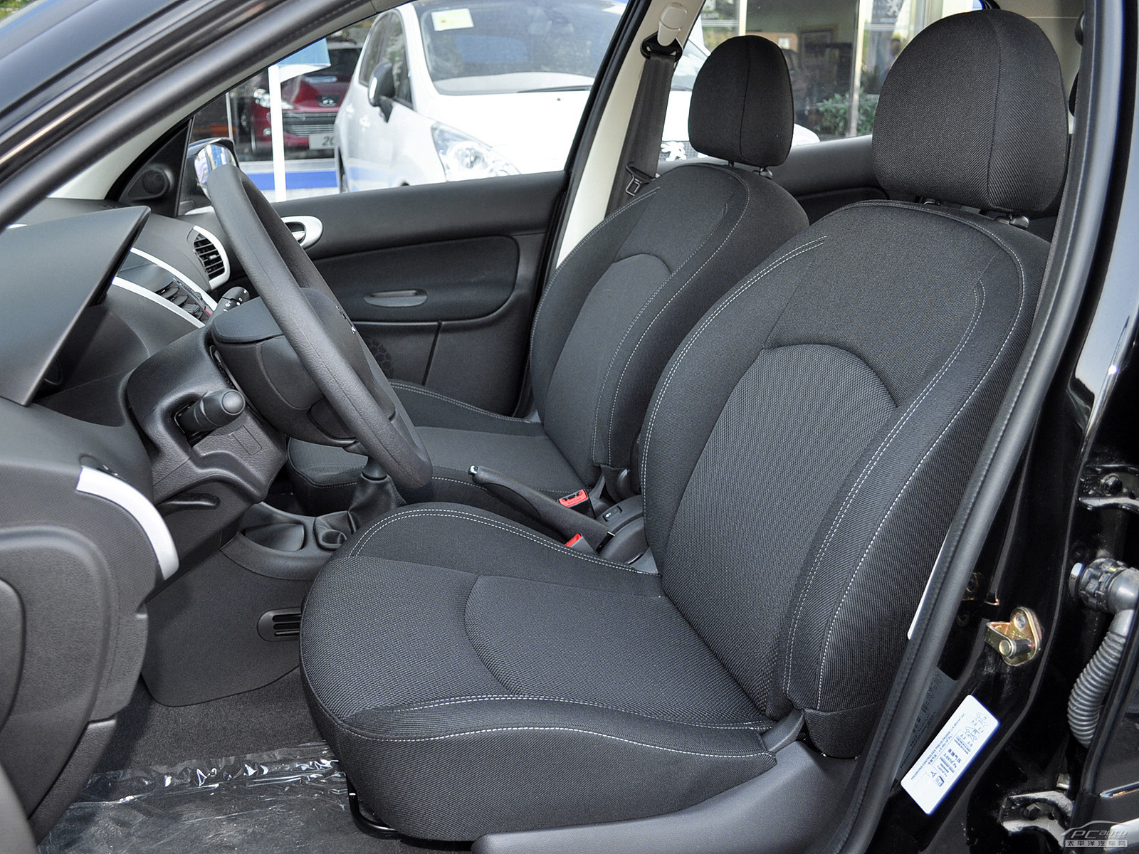 標(biāo)致207內(nèi)飾高清大圖