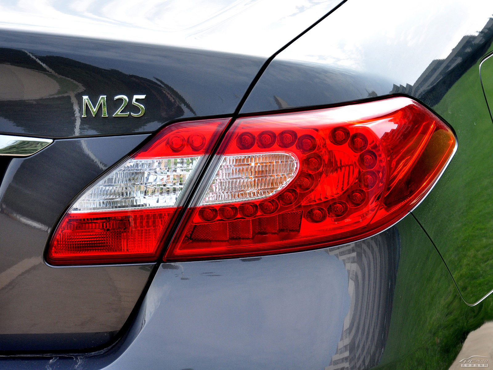 英菲尼迪M外觀高清大圖