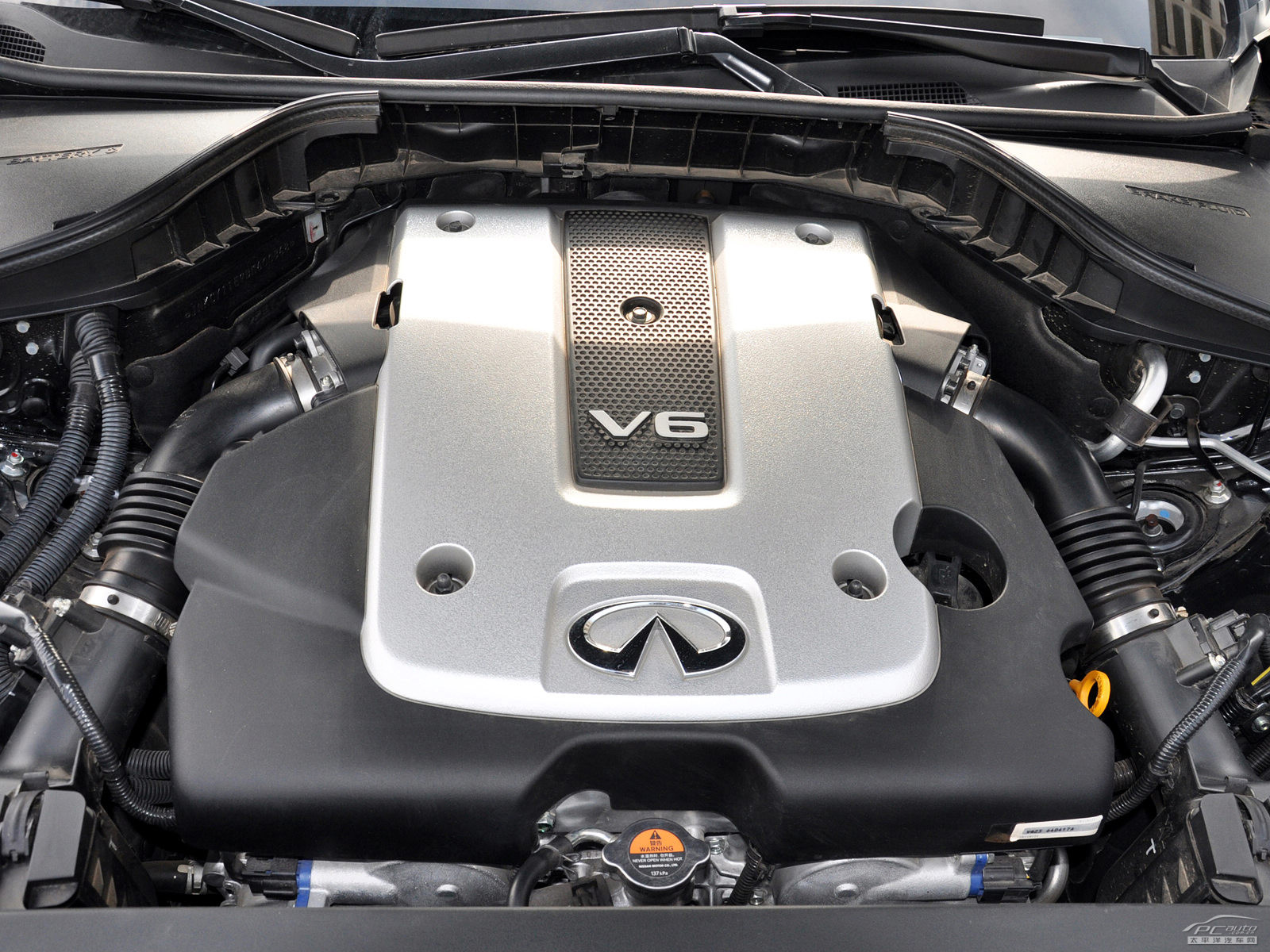 英菲尼迪M細節(jié)高清大圖