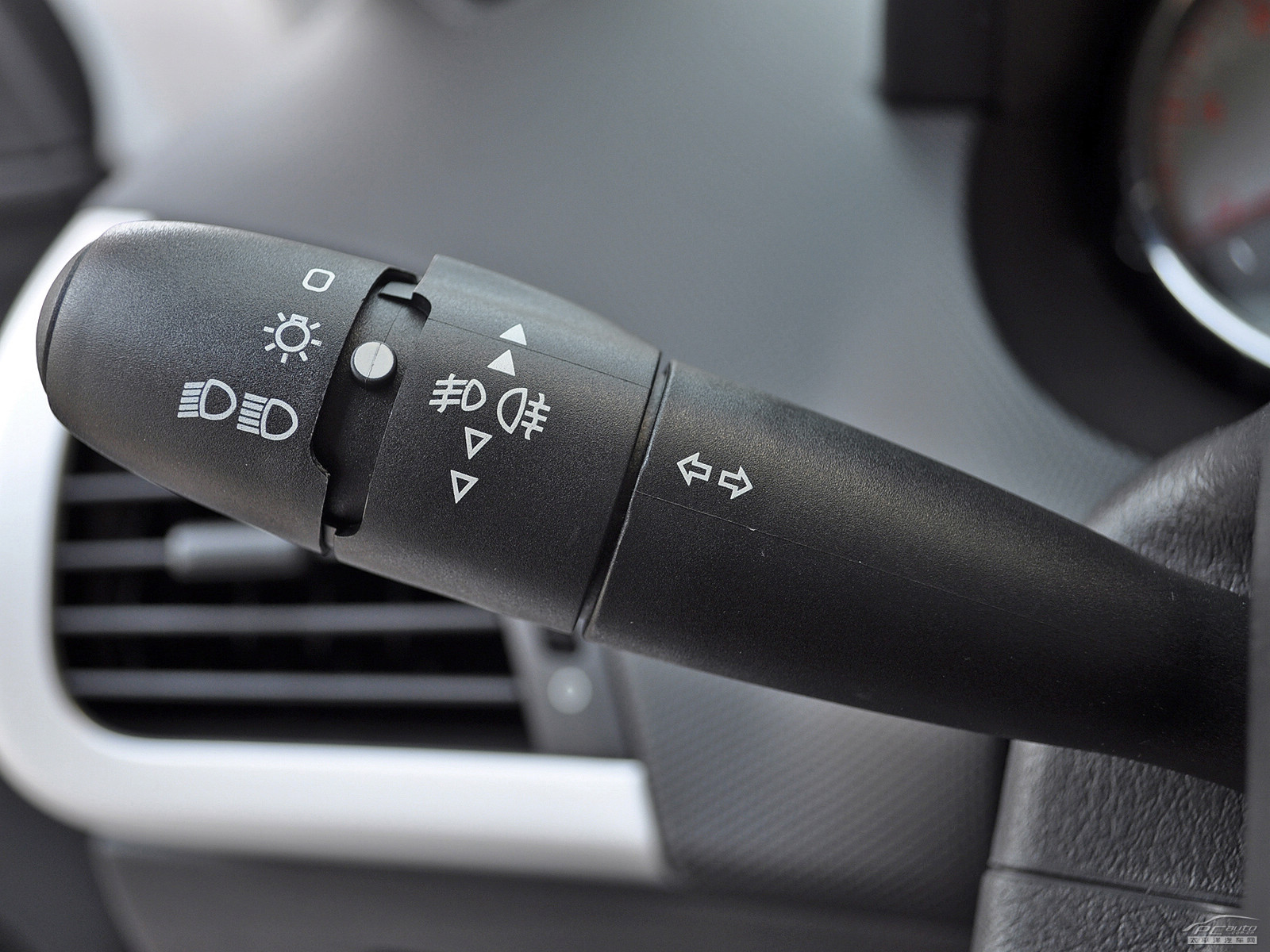 標致207內(nèi)飾高清大圖