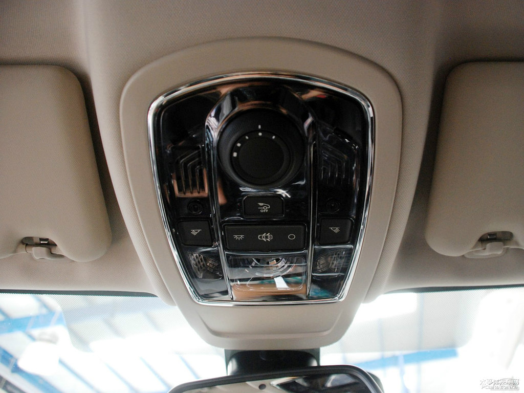 碳晶黑標致508車廂內(nèi)飾圖片