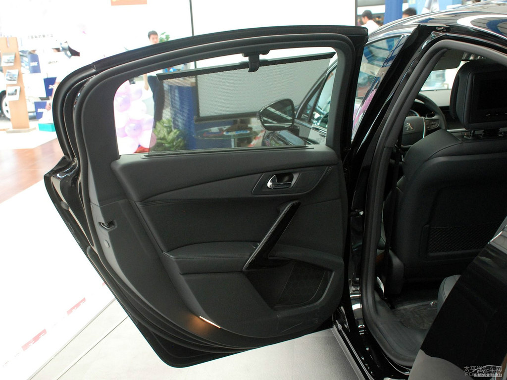 碳晶黑標(biāo)致508車廂內(nèi)飾圖片