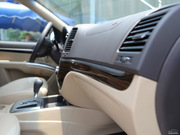 2011款 2.4L 兩驅(qū)至尊版 5座