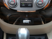 2011款 2.4L 兩驅(qū)至尊版 5座