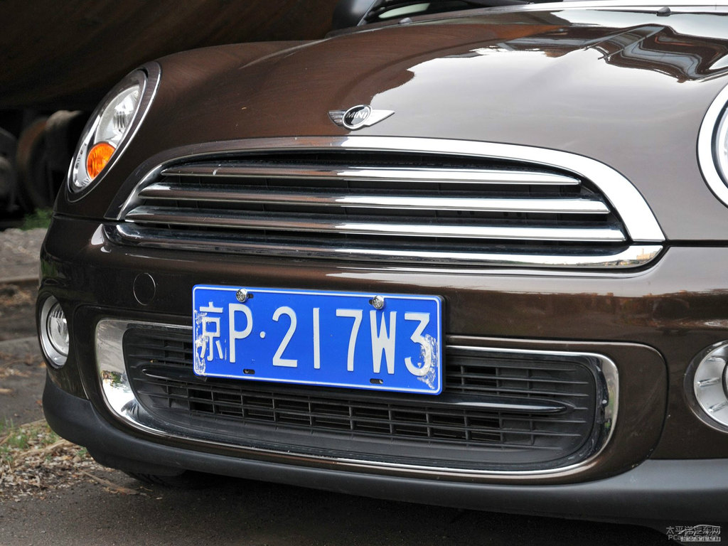 熱巧克力色MINI CLUBMAN車頭外觀圖片
