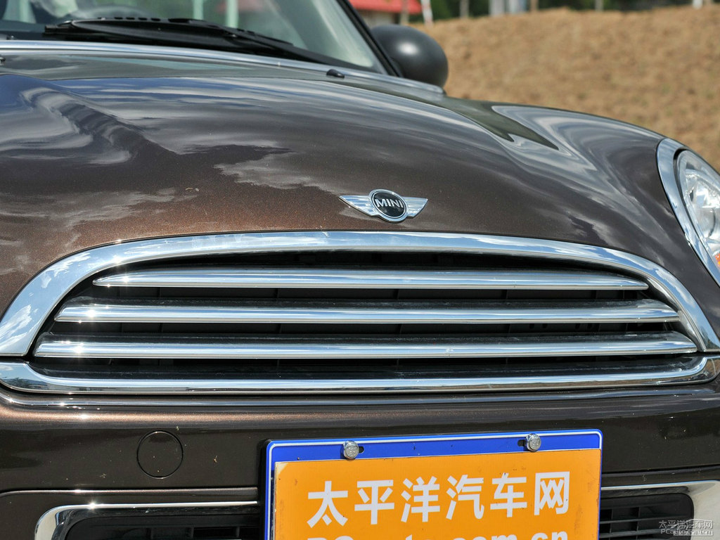 熱巧克力色MINI CLUBMAN車頭外觀圖片