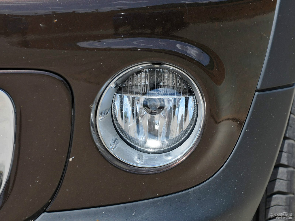 熱巧克力色MINI CLUBMAN車頭外觀圖片