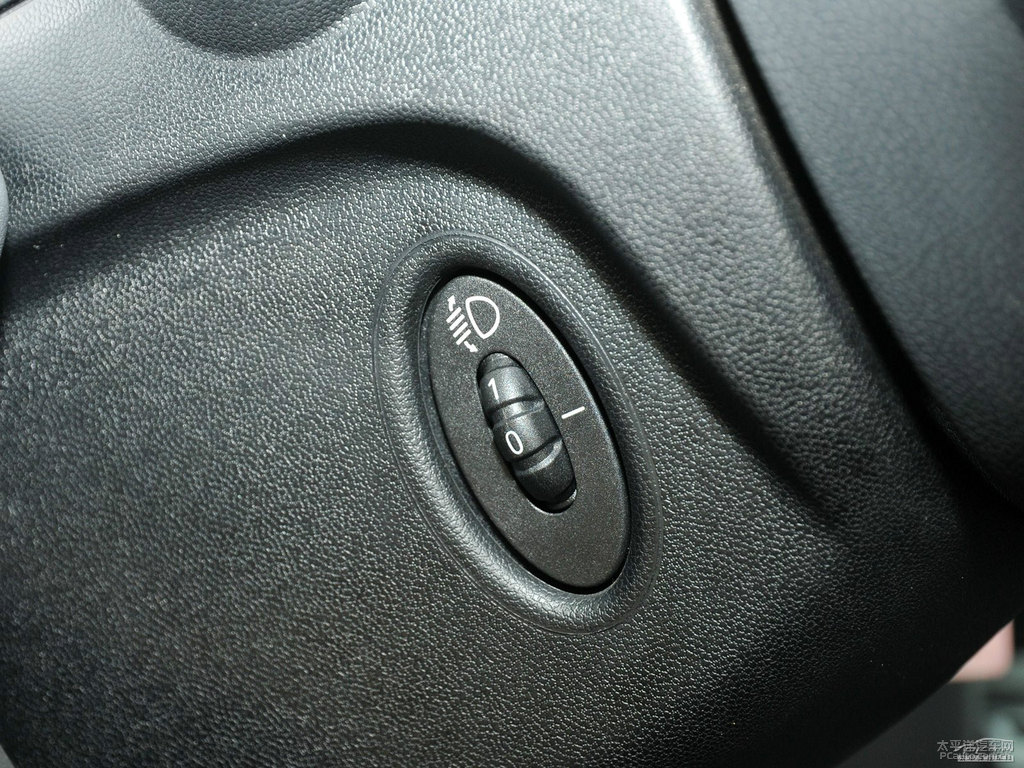 熱巧克力色MINI CLUBMAN中控內(nèi)飾圖片