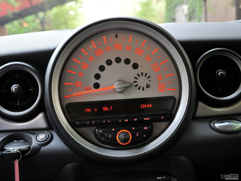 熱巧克力色MINI CLUBMAN中控內(nèi)飾圖片