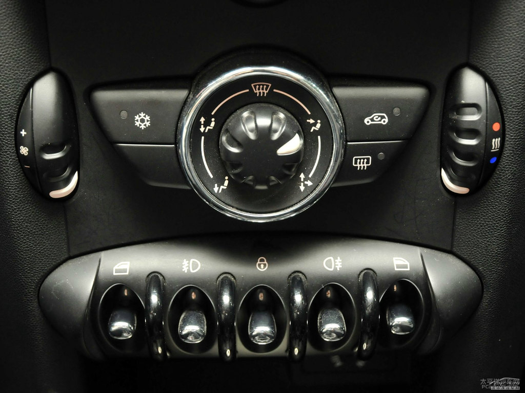 熱巧克力色MINI CLUBMAN中控內(nèi)飾圖片