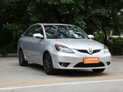 2010款 三廂 1.5L MT 運動版 2010款 三廂 1.5L MT 運動版