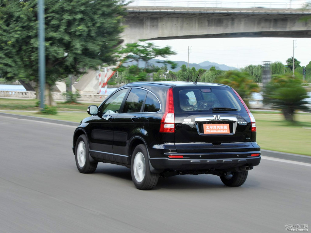 彩晶黑本田CR-V外觀圖片