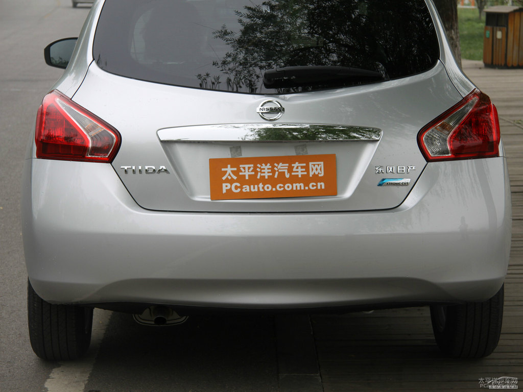 月光銀騏達(dá)車尾外觀圖片