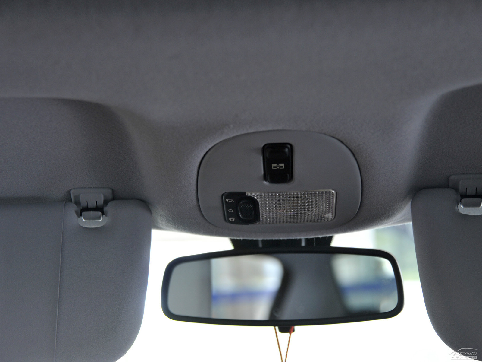 標(biāo)致207內(nèi)飾高清大圖