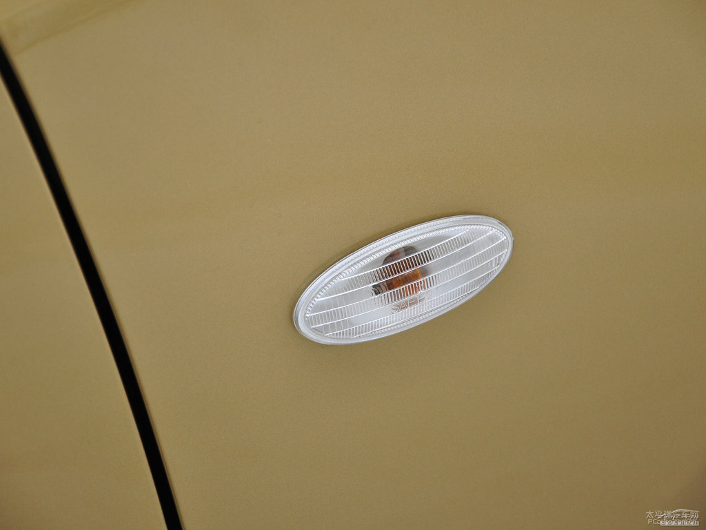 璀璨金騏達車身外觀圖片