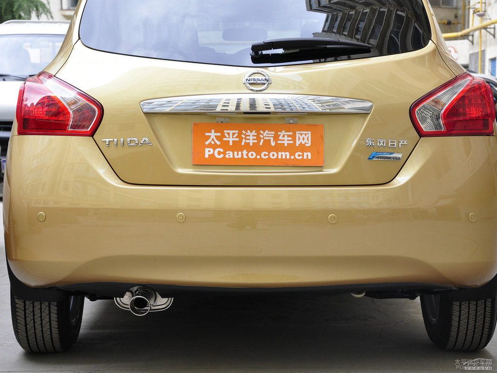 璀璨金騏達車尾外觀圖片