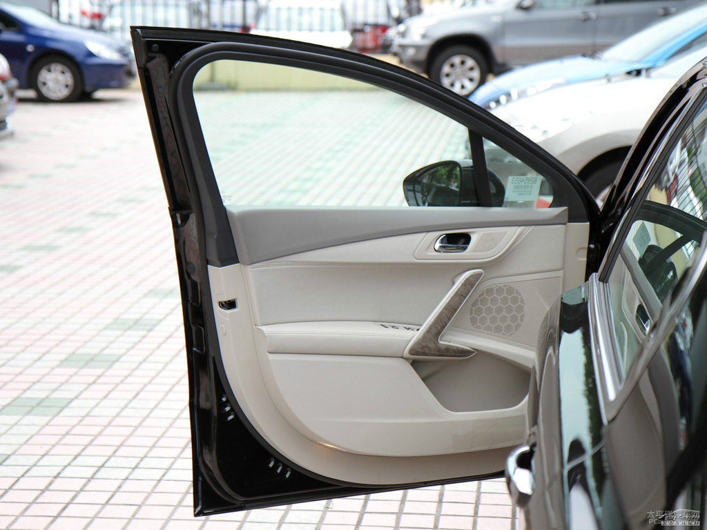 碳晶黑標(biāo)致508車廂內(nèi)飾圖片