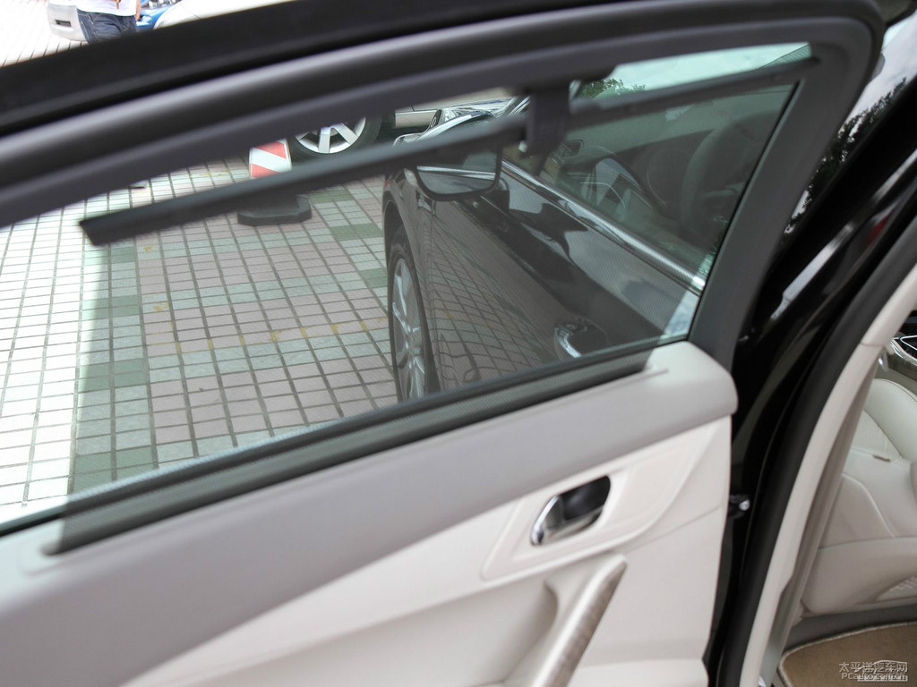 碳晶黑標致508車廂內飾圖片