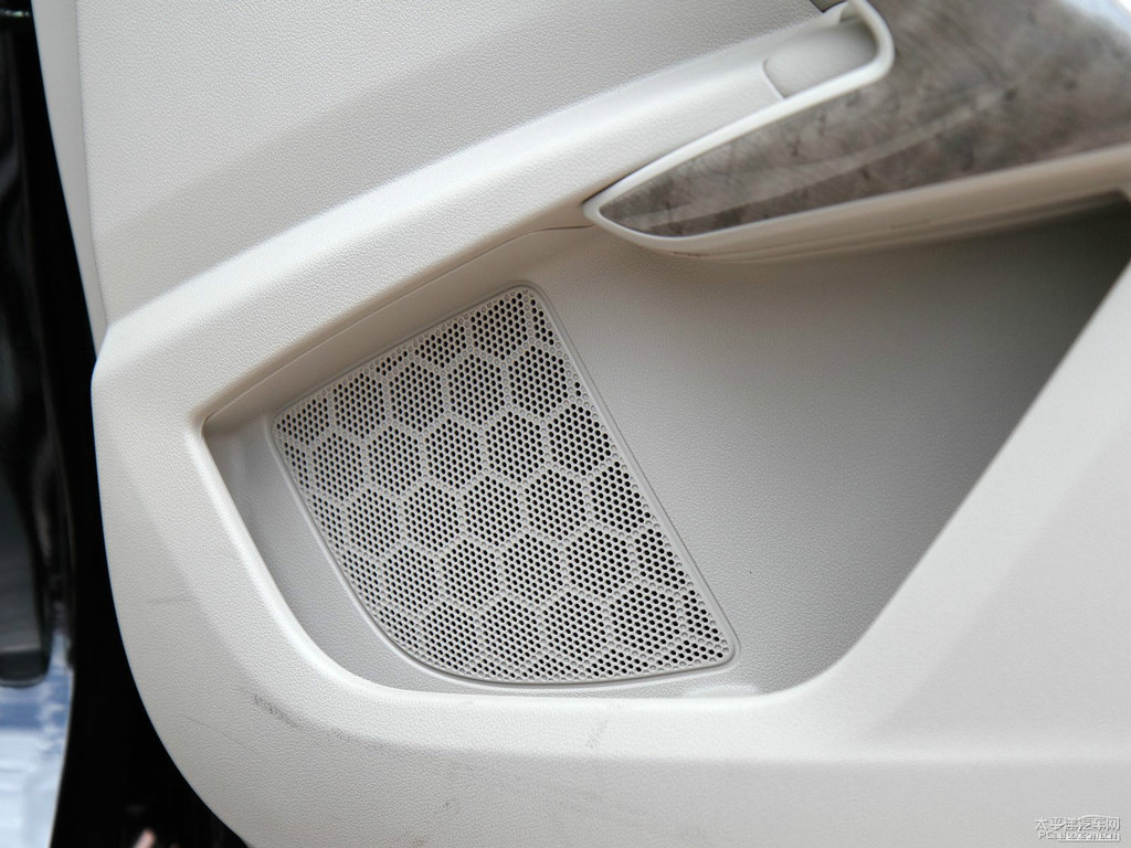 碳晶黑標(biāo)致508車廂內(nèi)飾圖片