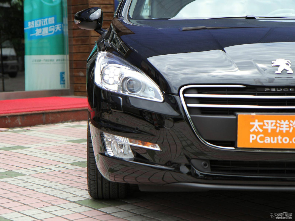 碳晶黑標(biāo)致508車頭外觀圖片