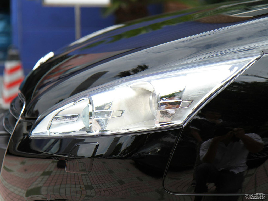 碳晶黑標(biāo)致508車頭外觀圖片