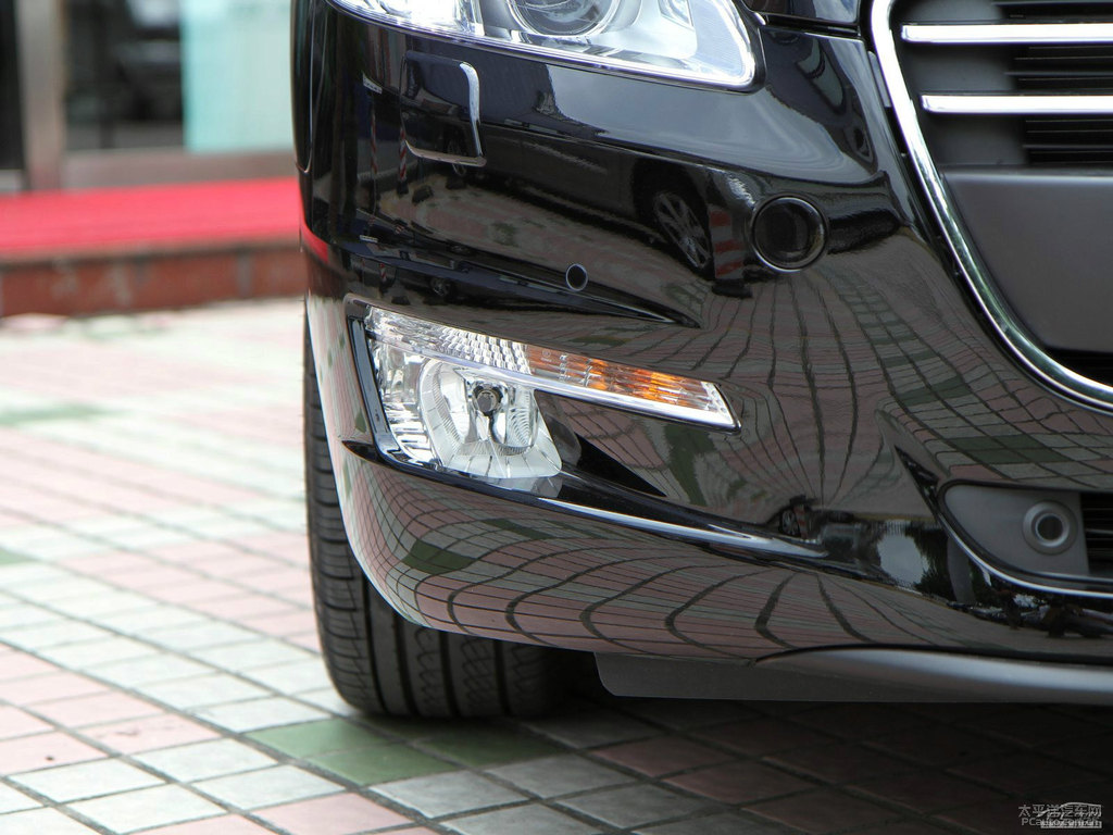 碳晶黑標致508車頭外觀圖片