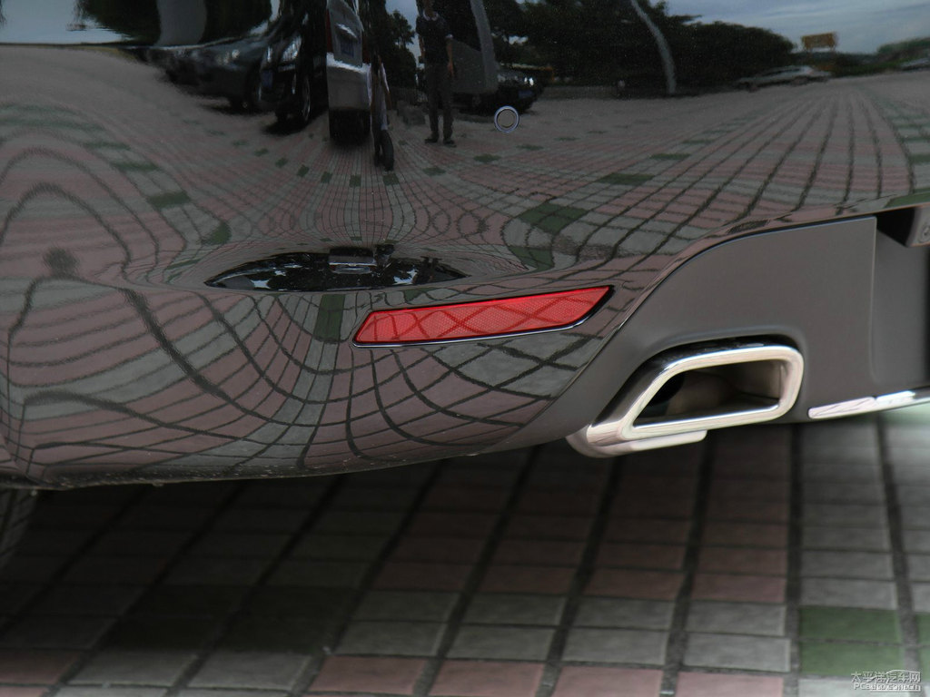 碳晶黑標(biāo)致508車尾外觀圖片