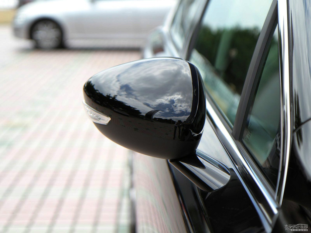 碳晶黑標致508車身外觀圖片