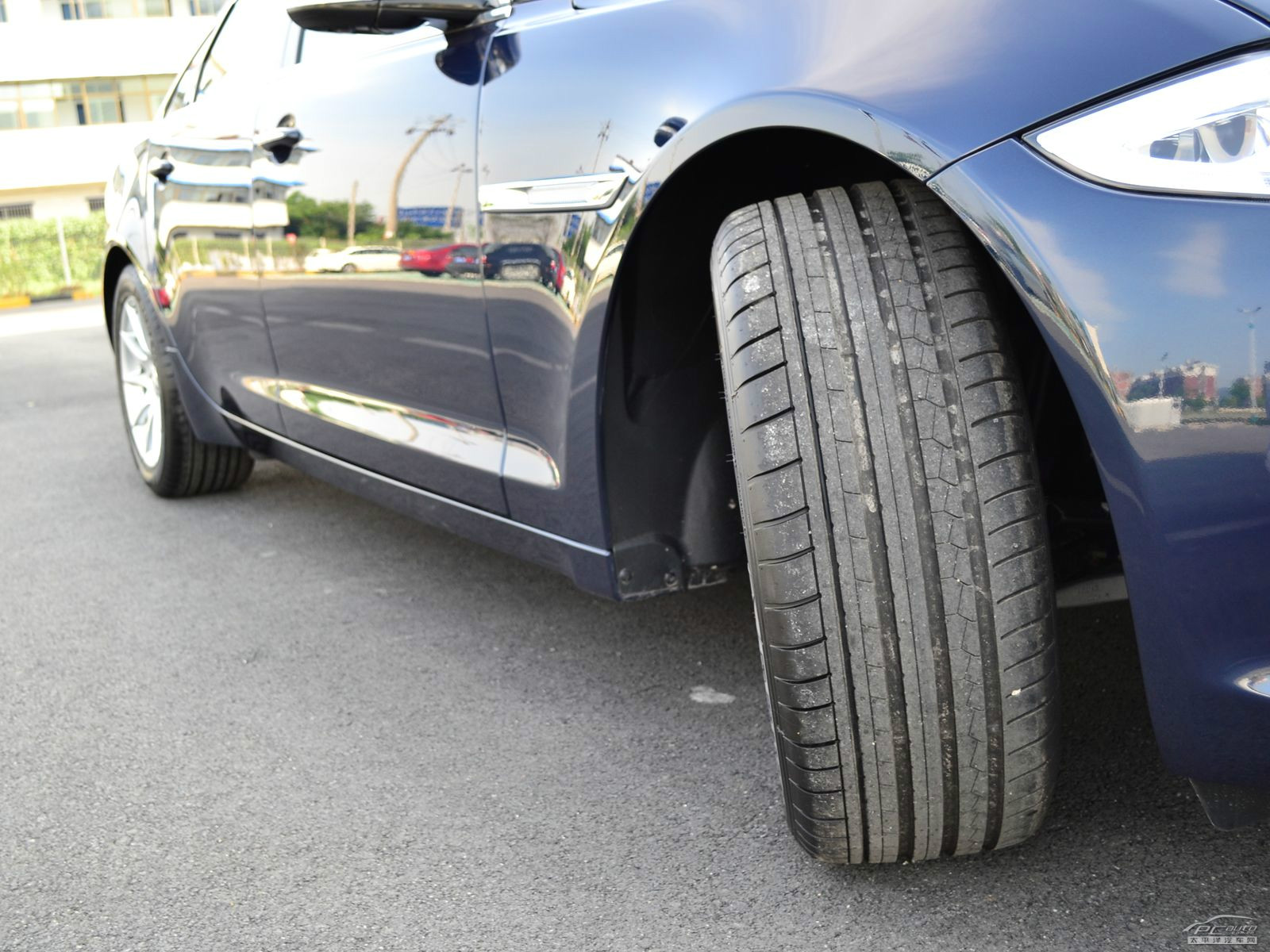 捷豹XJ外觀高清大圖