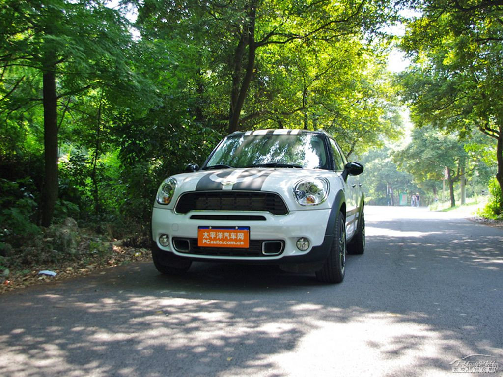 ɫMINI COUNTRYMAN܇^^DƬ